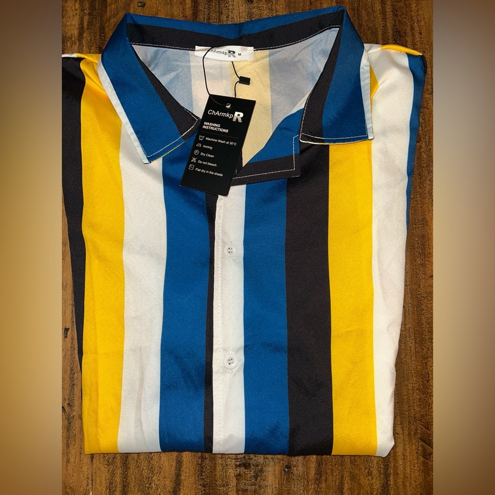 ChArmkpR Men’s Medium Colorful Striped Short Sleeve Button Down New With Tags